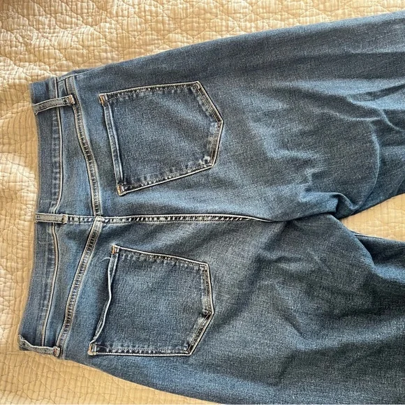 Women’s Abercrombie curve love flare  Blue Jeans - Picture 6 of 7